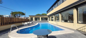 Гостиница Hotel 153  Кастельдефельс